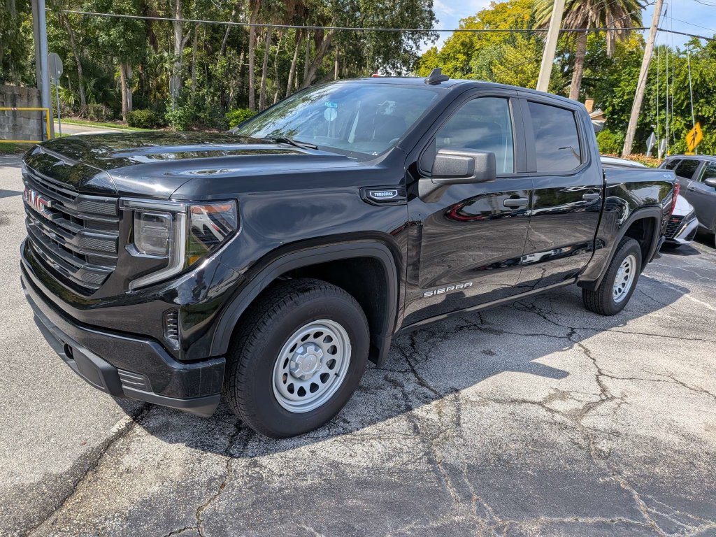 Certified 2025 GMC Sierra 1500 Pro w/ Graphite Edition AWD/4WD image 8