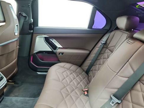 Used 2023 BMW 740i w/ Parking Assistance Package RWD image 28