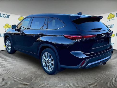 Used 2021 Toyota Highlander Limited AWD/4WD image 3