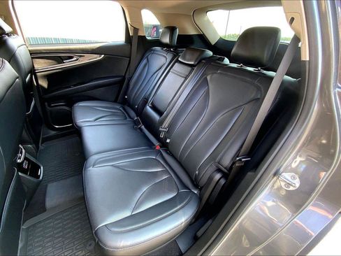 Used 2023 Lincoln Nautilus Reserve AWD/4WD image 22