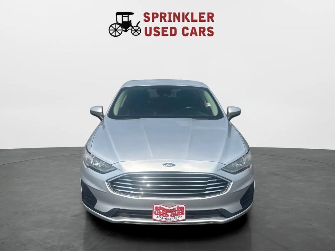Used 2019 Ford Fusion SE FWD image 2