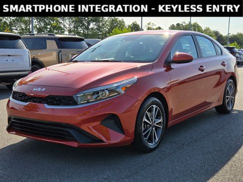 Used 2022 Kia Forte LXS FWD image 3