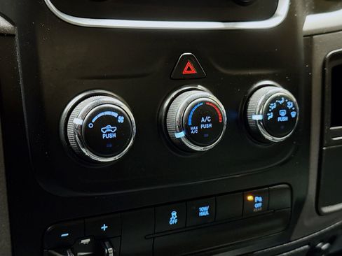 Used 2017 RAM 2500 Tradesman w/ Chrome Appearance Group AWD/4WD image 18