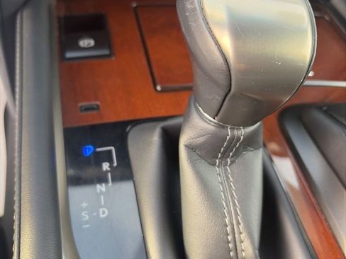 Used 2021 Lexus LX 570 4WD w/ Luxury Package image 23