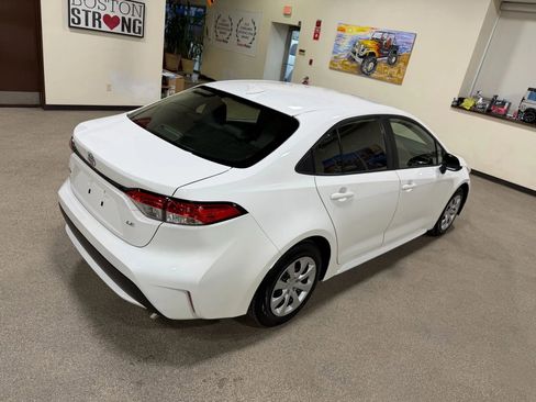 Used 2021 Toyota Corolla LE w/ Carpet Mat Package (TMS) image 15