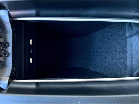 Used 2025 Mercedes-Benz GLB 250 4MATIC image 26