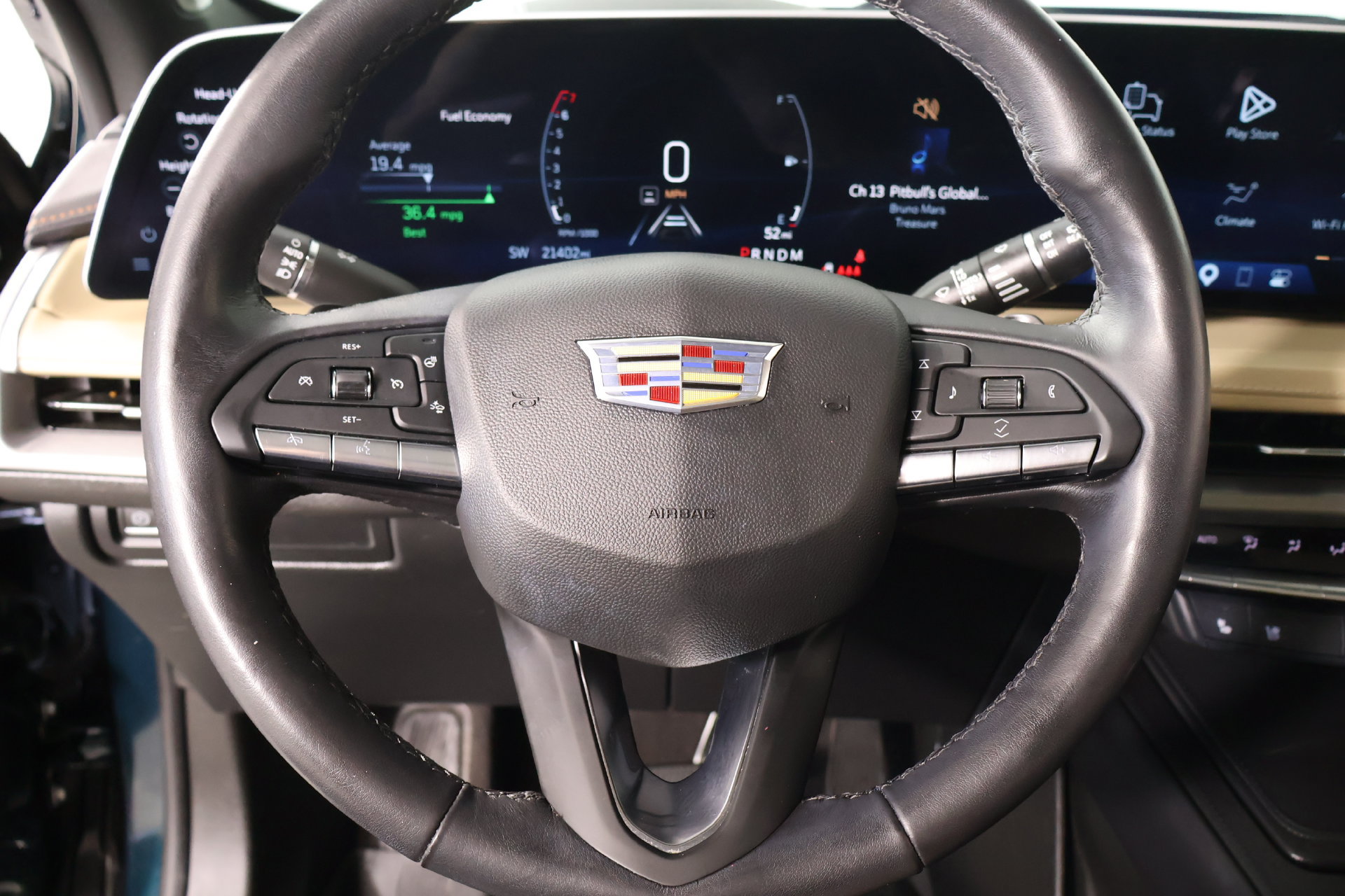 Used 2024 Cadillac XT4 Premium Luxury w/ Active Safety Package FWD image 3