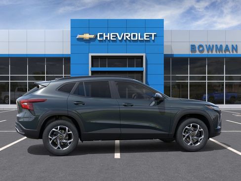 New 2026 Chevrolet Trax LT w/ Driver Confidence Package FWD image 5