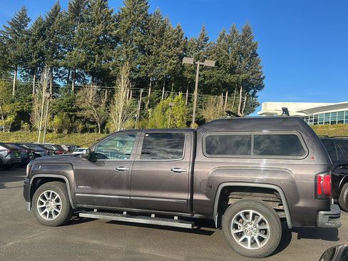 Used 2016 GMC Sierra 1500 Denali w/ Enhanced Driver Alert Package AWD/4WD image 4
