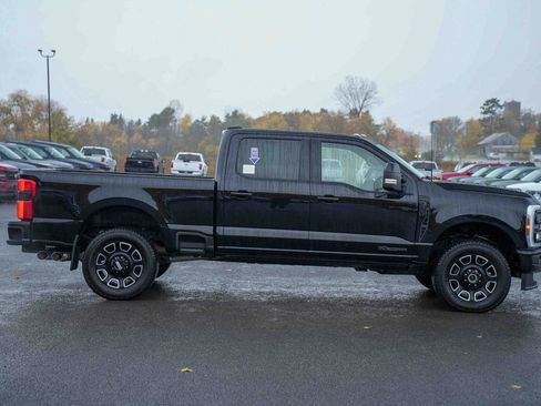 Used 2025 Ford F250 Platinum image 4