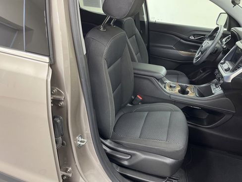 Used 2022 GMC Acadia SLE w/ Driver Convenience Package image 19