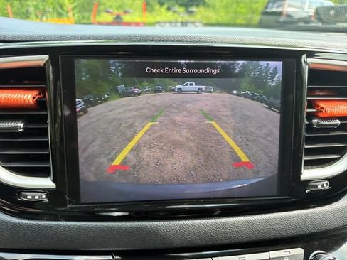 Used 2022 Chrysler Pacifica Touring-L FWD image 19