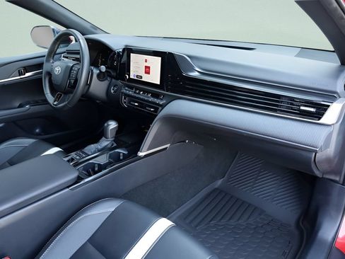 Used 2025 Toyota Camry SE FWD image 28