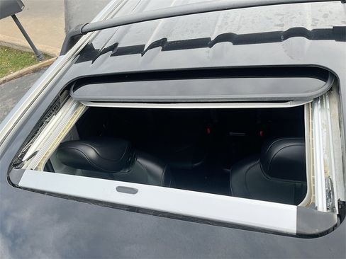 Used 2023 Toyota Highlander Limited image 23