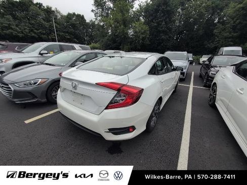 Used 2018 Honda Civic EX image 8