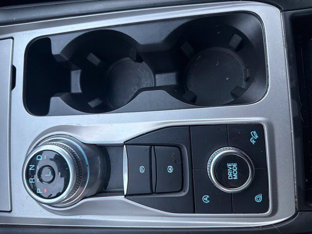 Used 2023 Ford Explorer XLT AWD/4WD image 39