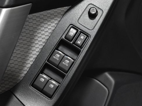 Used 2017 Subaru Forester 2.5i Premium image 12