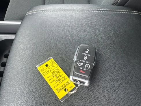Used 2025 RAM 1500 Big Horn AWD/4WD image 26