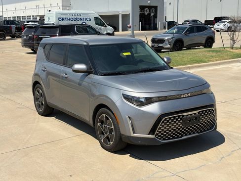 Used 2025 Kia Soul EX FWD image 11