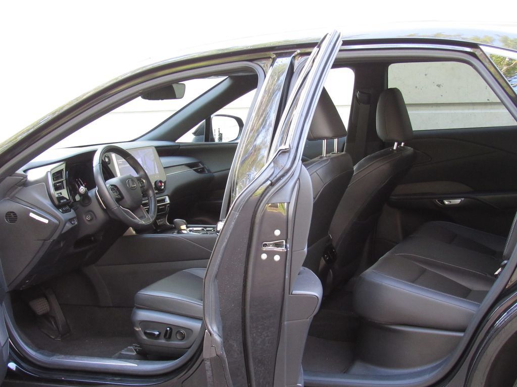 Used 2023 Lexus RX 350 Premium Plus w/ Accessory Package (Z1) AWD/4WD image 13