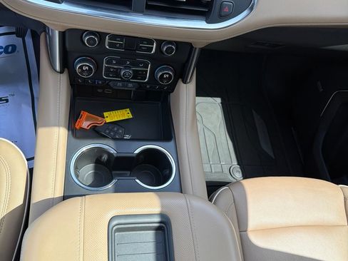 Used 2023 Chevrolet Suburban Premier AWD/4WD image 24
