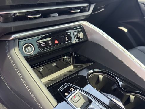 Used 2025 Audi Q5 Premium w/ Premium Plus AWD/4WD image 16