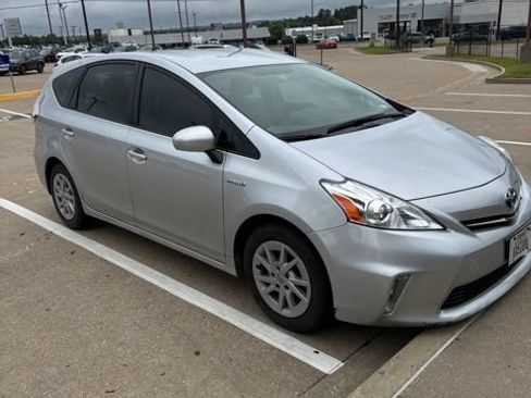 Used 2012 Toyota Prius V Three FWD image 3