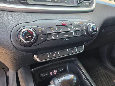 Used 2017 Kia Sorento AWD w/ LX V6 Convenience Package image 10