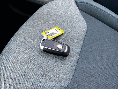 Used 2025 Ford Maverick XLT image 14