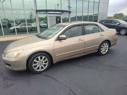 Used 2005 Honda Accord EX image 5