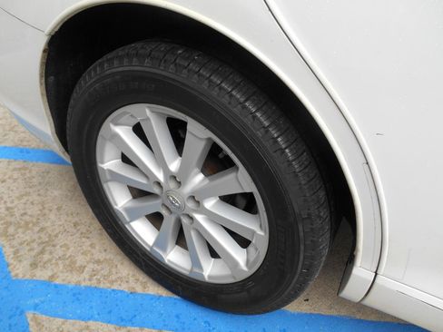 Used 2012 Toyota Venza LE AWD/4WD image 13