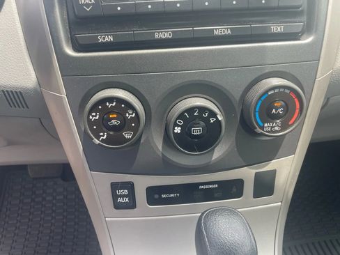 Used 2012 Toyota Corolla LE image 16