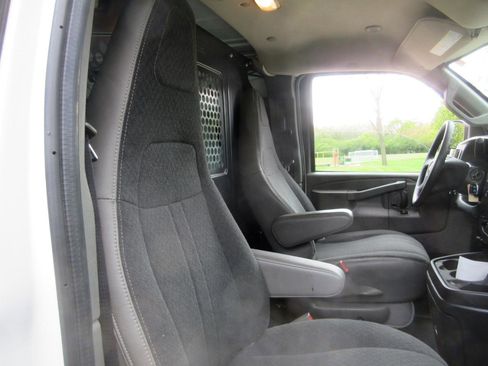Used 2019 Chevrolet Express 2500 w/ Driver Convenience Package RWD image 36
