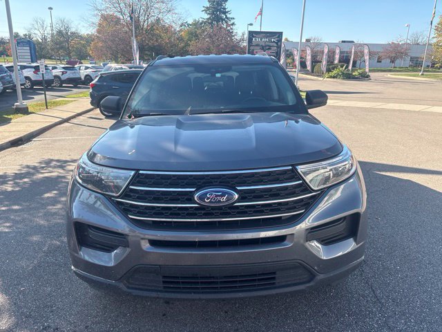 Used 2021 Ford Explorer XLT AWD/4WD image 2