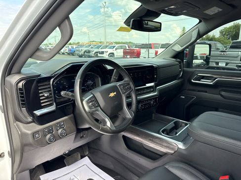 Certified 2025 Chevrolet Silverado 3500 LTZ w/ LTZ Convenience Package AWD/4WD image 13