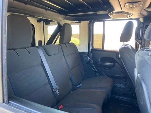 Used 2019 Jeep Wrangler Unlimited Rubicon AWD/4WD image 6