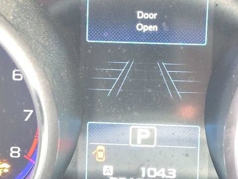 Used 2017 Subaru Outback 3.6R Touring AWD/4WD image 5