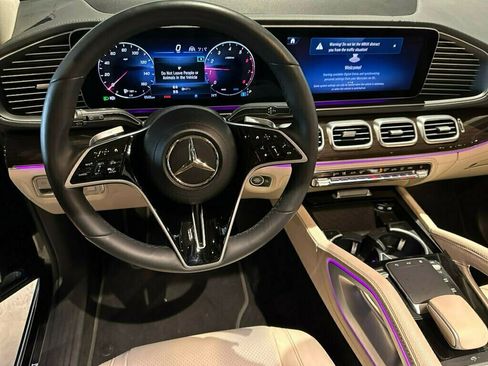 Used 2024 Mercedes-Benz GLS 450 4MATIC image 12