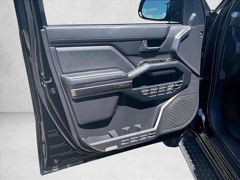 Used 2025 Toyota 4Runner TRD Off-Road AWD/4WD image 17
