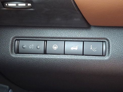 Used 2026 Nissan Pathfinder Platinum AWD/4WD image 25