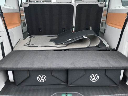 Used 2025 Volkswagen ID. Buzz 1st Edition image 20