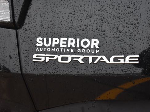 Used 2024 Kia Sportage LX image 7