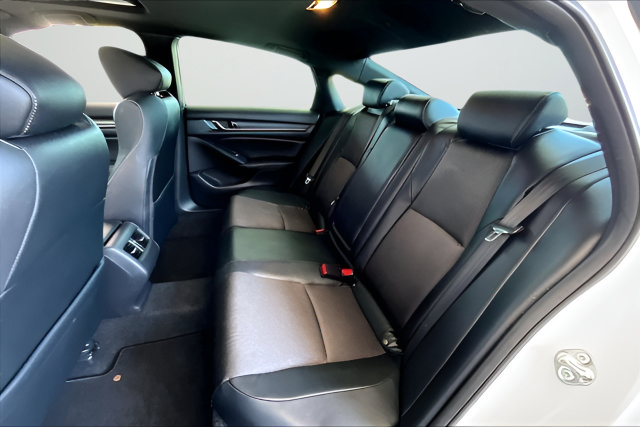 Used 2018 Honda Accord Sport image 19