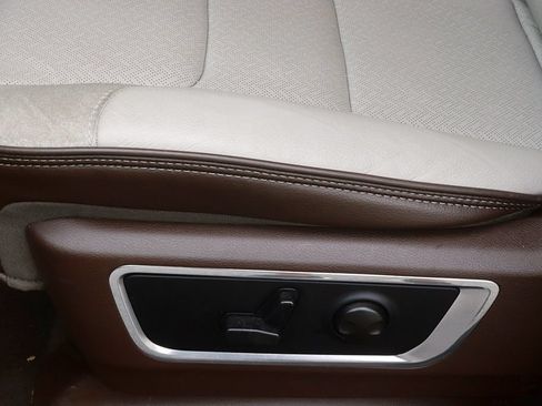 Used 2026 RAM 1500 Laramie AWD/4WD image 18