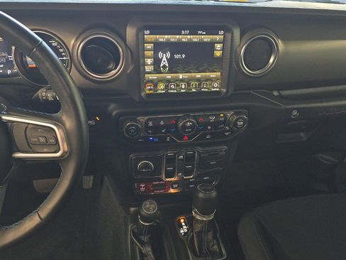 Used 2023 Jeep Wrangler Unlimited Rubicon 4xe w/ Steel Bumper Group image 9