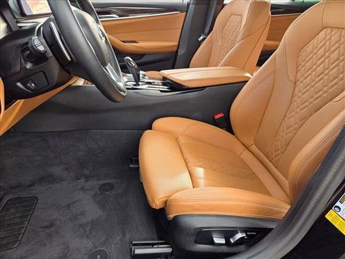 Used 2023 BMW 530i w/ Convenience Package image 16