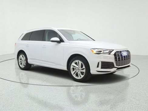 Used 2023 Audi Q7 2.0T Premium w/ Convenience Package AWD/4WD image 3