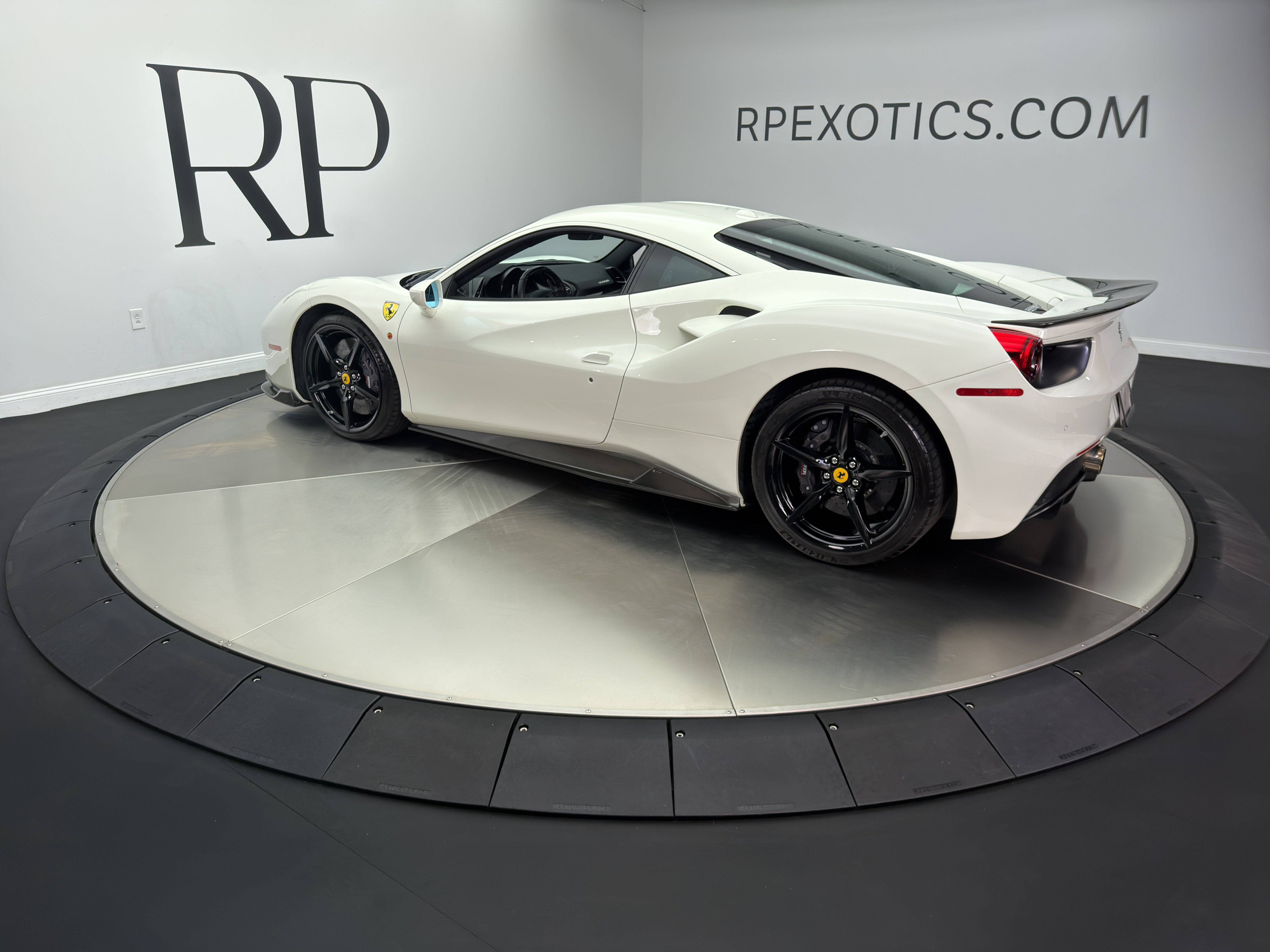 Used 2019 Ferrari 488 GTB RWD image 7