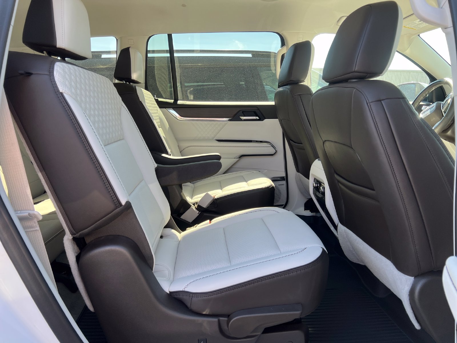 Used 2024 GMC Acadia Denali w/ Super Cruise Package AWD/4WD image 21