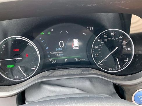 Used 2024 Toyota Sienna Platinum FWD image 19